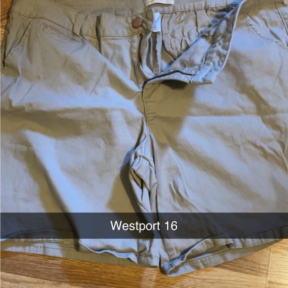 Lot of Women’s Shorts - Picture 10 of 10